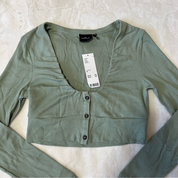 BNWT Urban Outfitters Green Cropped Long Sleeve Top - Picture 3 of 4